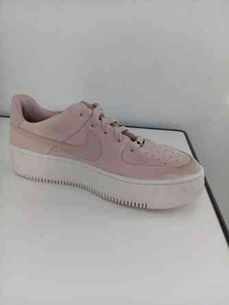 Nike air force vaaleanpunainen Rovaniemi