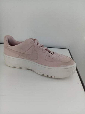 Nike air force vaaleanpunainen Rovaniemi - valokuva 3