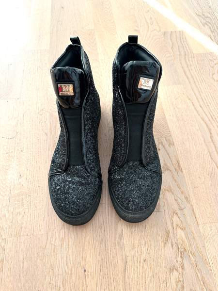 LAURA BIAGIOTTI mustat kimalle lenkkarit koko 38 Vantaa – foto 1