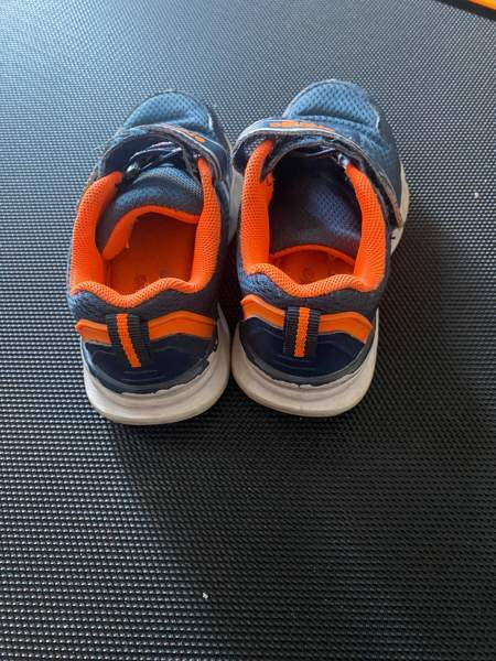 Välkkyvät tarralenkkarit Lapua – foto 2