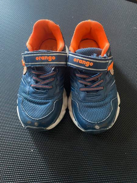 Välkkyvät tarralenkkarit Lapua – foto 1