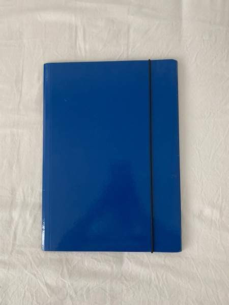 Sininen tukeva kansio / kulmalukkokansio, kuin uusi Espoo – foto 1