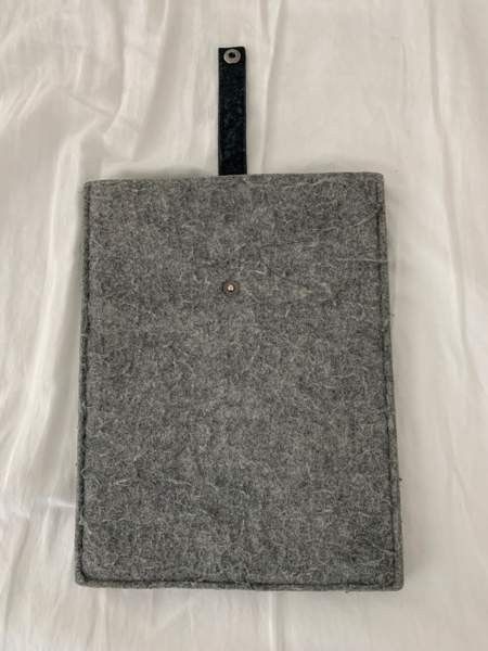 Tabletin / iPadin suojakotelo, paksua harmaata huopaa Эспоо - изображение 3