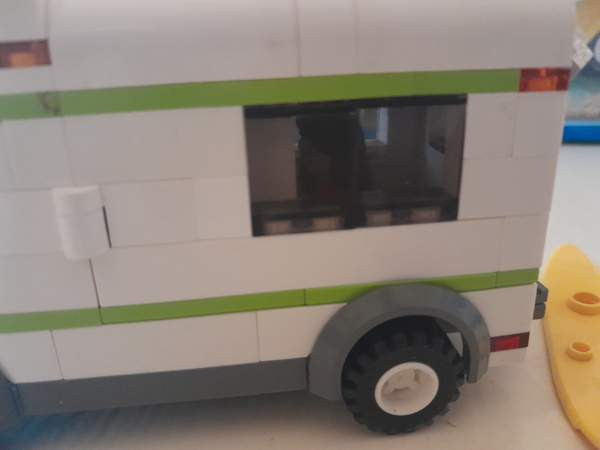 Lego city 7639 asuntoauto Helsinki - photo 4