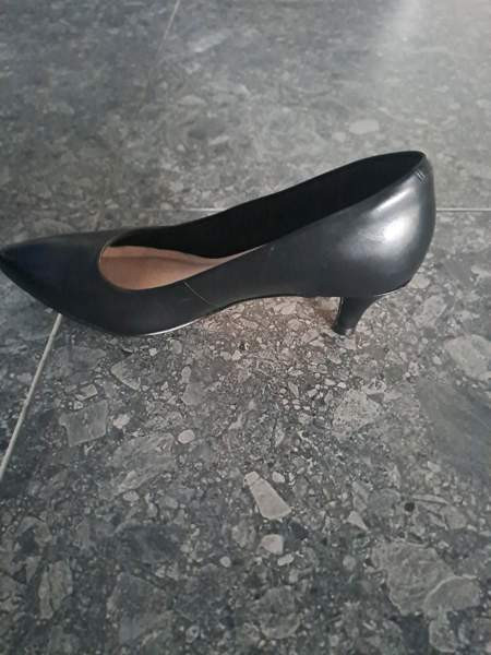 Uudet Clarks korkkarit 37 Оулу - изображение 2