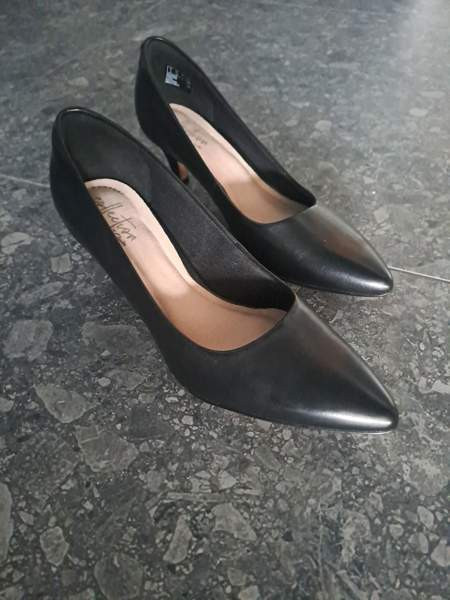 Uudet Clarks korkkarit 37 Оулу - изображение 1