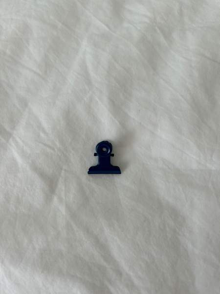 Pieni sininen metallinen klipsi / paperiklipsi Espoo - valokuva 1