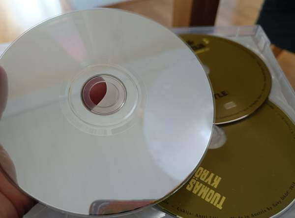 CD äänikirja: Tuomas Kyrö: Mielensä pahoittaja Yloejaervi - изображение 3