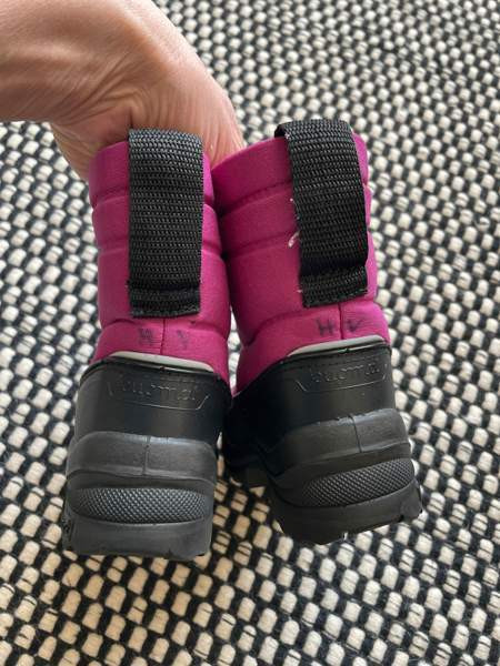 Pinkit  21 siistit Kuomat / kuoma talvikengät / talvisaappaat Vantaa - valokuva 2