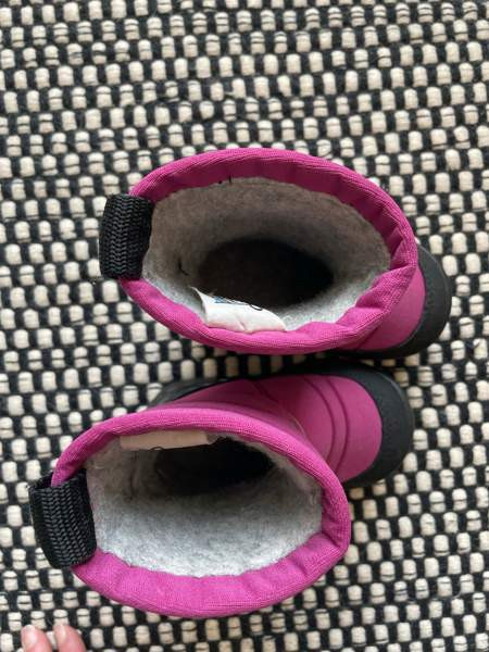 Pinkit  21 siistit Kuomat / kuoma talvikengät / talvisaappaat Vantaa - valokuva 4