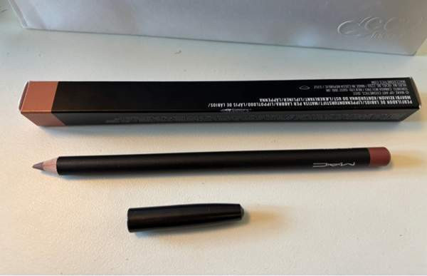 MAC huultenrajauskynä, käyttämätön Helsinki – foto 1