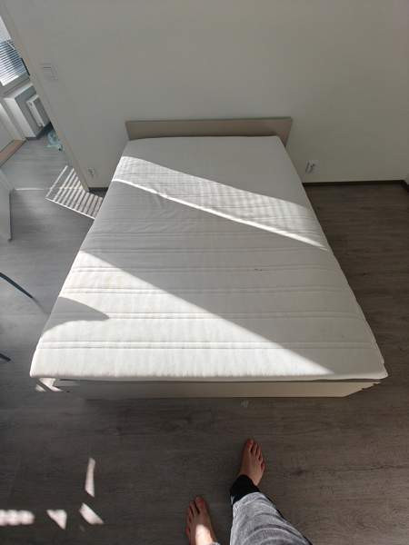 Sänky ja patjat runko patjassa kahvitahra muuten ok kuntoinen Pirkkala – foto 1