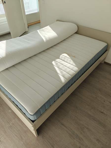 Sänky ja patjat runko patjassa kahvitahra muuten ok kuntoinen Pirkkala – foto 3