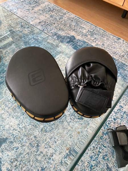 Nyrkkeilyhanskat 12oz ja pistarit Espoo - photo 3