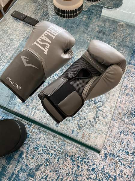 Nyrkkeilyhanskat 12oz ja pistarit Espoo - photo 1