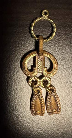 Kalevala Koru Viipurinrinkilä riipus. Pronssia. Ei ketjua. Оулу - изображение 1
