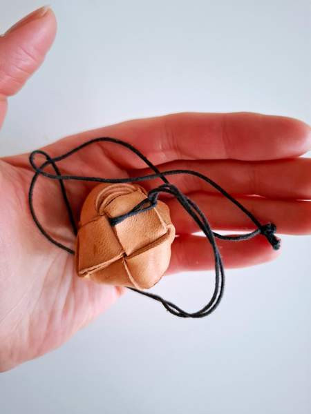 Finnish design kaulakoru nahkaa Helsinki – foto 3