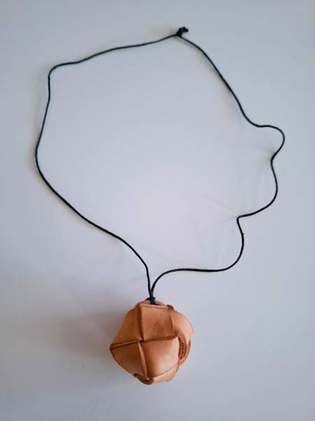Finnish design kaulakoru nahkaa Helsinki – foto 2