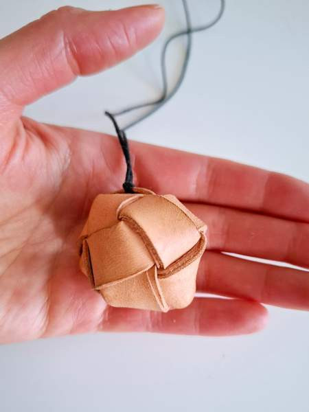 Finnish design kaulakoru nahkaa Helsinki – foto 1