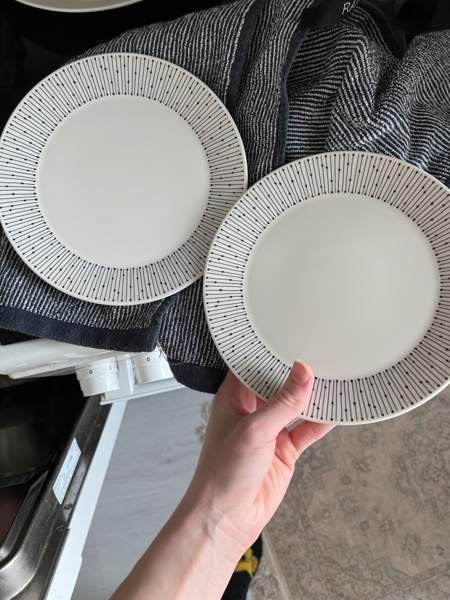 Mainio sarastus mukit ja lautaset Helsinki - valokuva 4