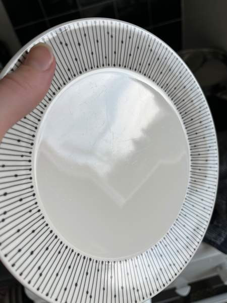 Mainio sarastus mukit ja lautaset Helsinki - valokuva 5