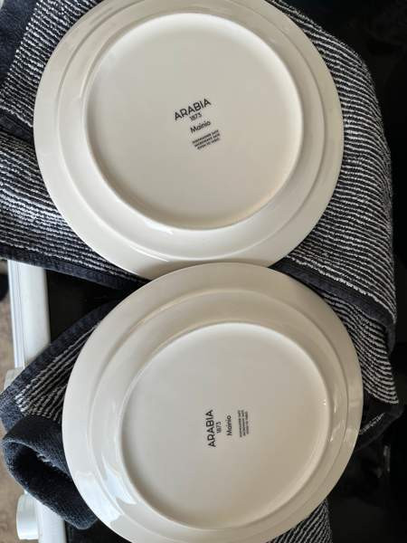 Mainio sarastus mukit ja lautaset Helsinki - valokuva 3