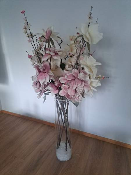 Myydään koristekukat korkeassa lasivaasissa Helsinki - photo 1