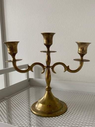 Kullanvärinen kynttelikkö Rovaniemi - valokuva 1