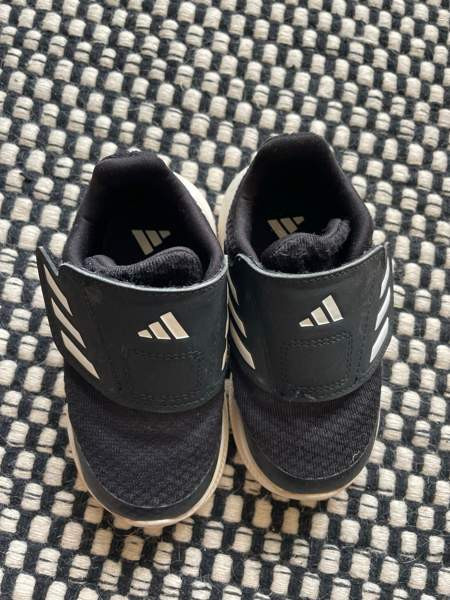 Adidas 21 oikein siistit ja kevyet tarralenkkarit Vantaa - photo 2