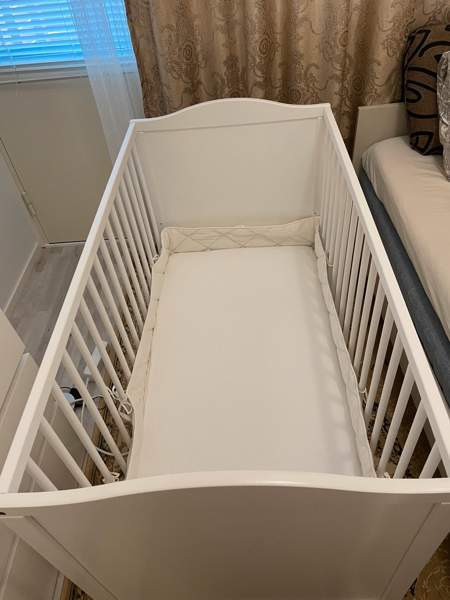 Vauvan sänky+petivaatteet+reunapehmusteet Helsinki – foto 2