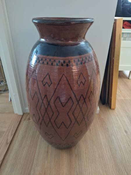 Myydään vanha saviruukku Helsinki - valokuva 1