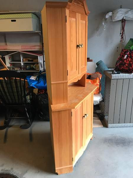 Mäntyinen kulmakaappi Salo - valokuva 2