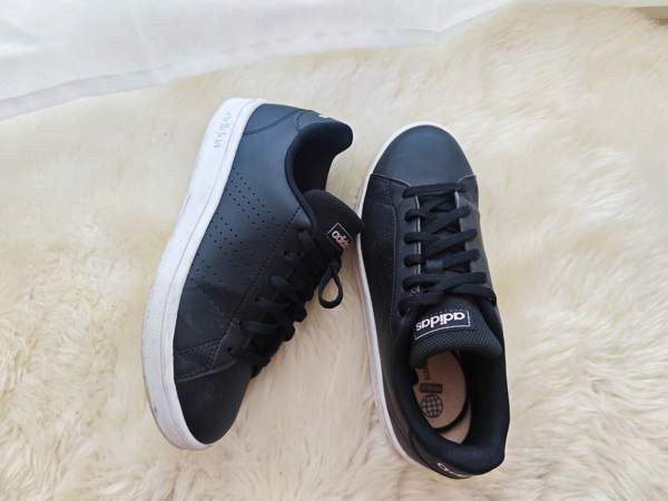 Adidas lenkkarit koko 36 2/3 Helsinki - изображение 1