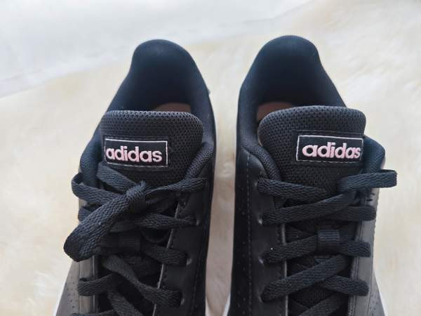 Adidas lenkkarit koko 36 2/3 Helsinki - изображение 2