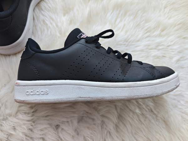 Adidas lenkkarit koko 36 2/3 Helsinki - изображение 4