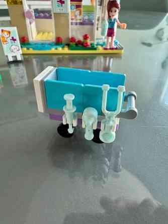 Lego friends eläinlääkäri/ eläinhoitola Turku