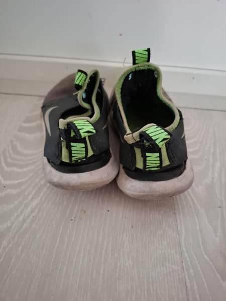 Nike lenkkarit, 32 Lieto - изображение 2