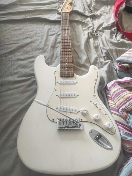 Harley Benton sähkökitara Joensuu - valokuva 5