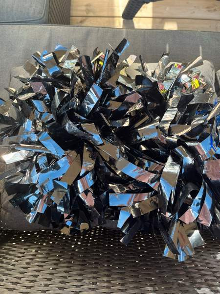 Mustat huiskat / pompomit Oulu - photo 1