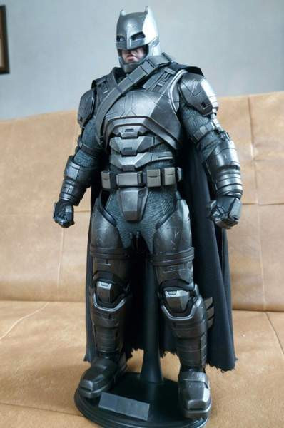 Hot Toys MMS349 BvS Armored Batman figuuri Tampere - valokuva 4