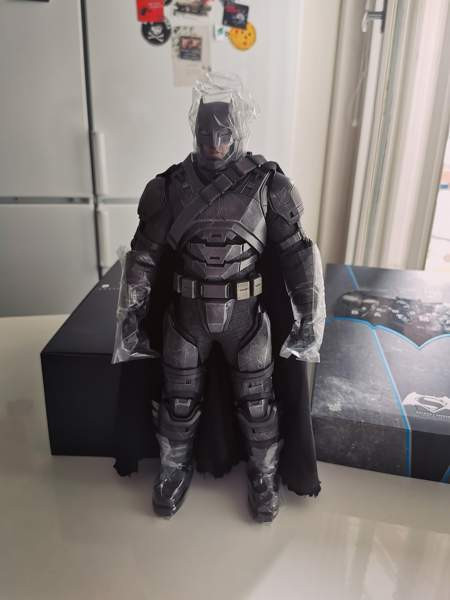 Hot Toys MMS349 BvS Armored Batman figuuri Tampere - valokuva 1