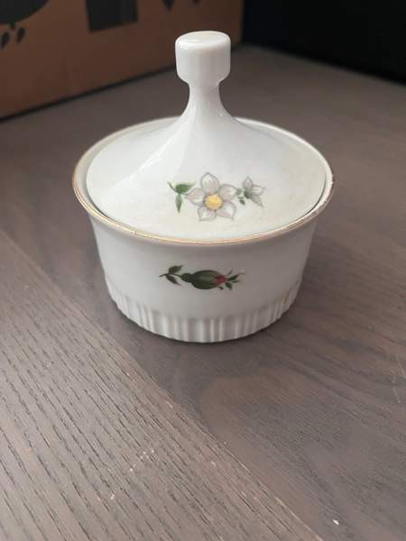 Kahla DDR:ssä valmistettu posliini astia Вантаа - изображение 1