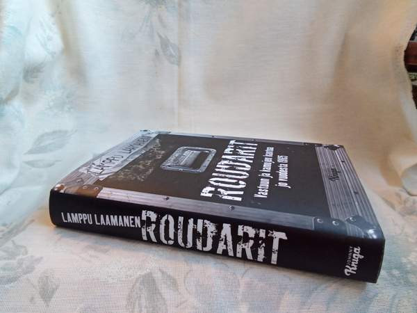 Lamppu Laamanen ROUDARIT Vastuun ja kamojen kantoa ...... Pieksämäki - photo 1