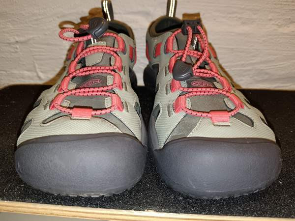 Käyttämättömät Keen Solr urheilusandaalit (25 cm/EU 38,5) Espoo - valokuva 4