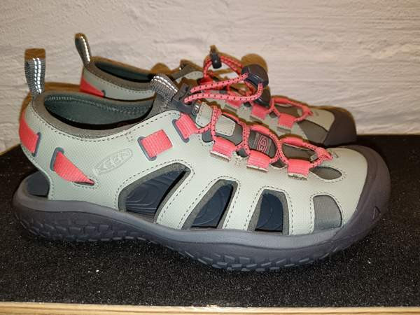 Käyttämättömät Keen Solr urheilusandaalit (25 cm/EU 38,5) Espoo - valokuva 3