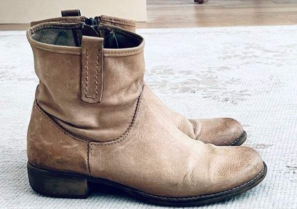 Naisten nahkanilkkurit Raisio - valokuva 1