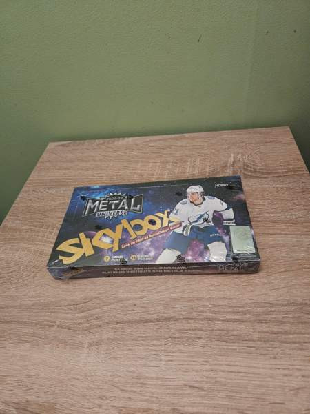 2021-2022 Metal Universe Skybox NHL Sastamala - valokuva 1