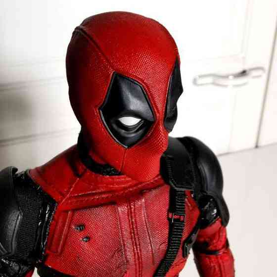 Hot Toys Deadpool MMS347 figuuri Tampere