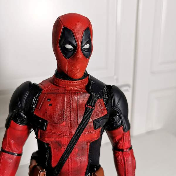 Hot Toys Deadpool MMS347 figuuri Tampere - valokuva 3