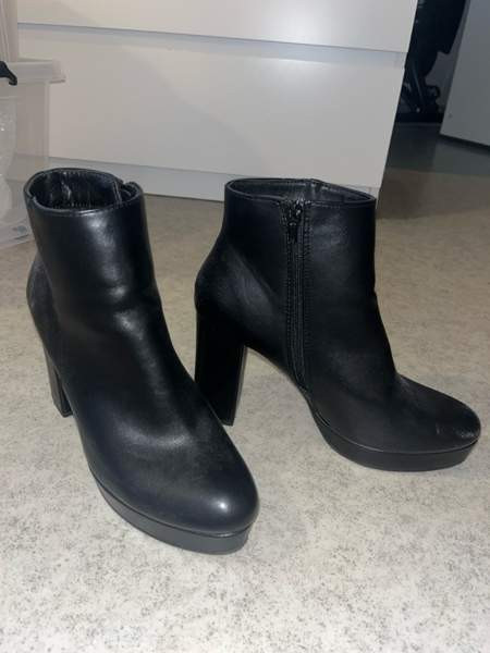 Korkeat nilkkurit Tampere - valokuva 1